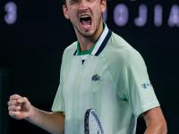 欧宝体育入口 -冲出训鸡营完整版