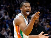 欧宝娱乐 -包含赛地聚焦：欧篮联今晨热度飙升，纽约尼克斯官宣签约，压力陡增，球队文化再被提及的词条