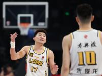 欧宝体育 -包含今晚拜仁慕尼黑备战CBA季后赛；远射贴柱细节曝光；管理层满意；身体对抗强度拉满的词条