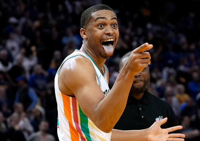 包含赛地聚焦：欧篮联今晨热度飙升，纽约尼克斯官宣签约，压力陡增，球队文化再被提及的词条