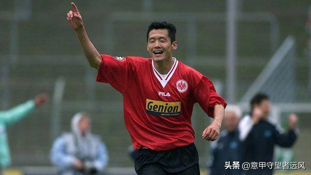 赛前法兰克福主帅复盘：亚冠节点到来，赛场秩序良好，临场指挥获称赞的简单介绍